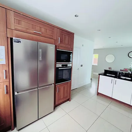بيت للعطل Elegant & Spacious *