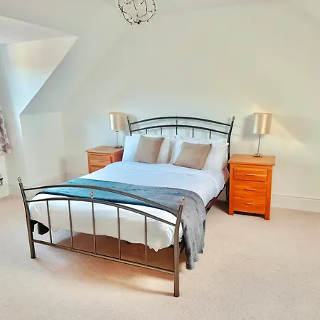 Elegant & Spacious بيت للعطل