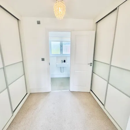 بيت للعطل Elegant & Spacious *