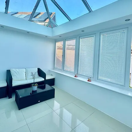 بيت للعطل Elegant & Spacious *